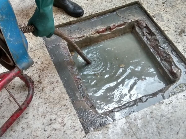servico-de-desentupimento-de-esgoto
